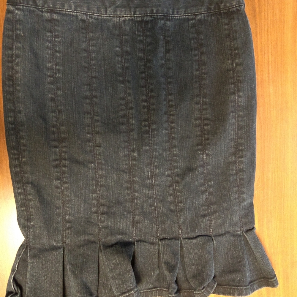 Club Monaco Denim Skirt, Size 6, Fit & Flare